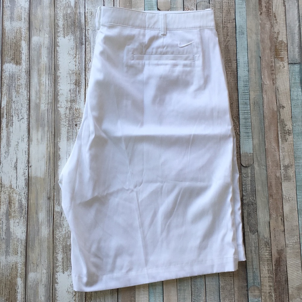 White Nike Golf Performance Shorts - Picture 3 of 4
